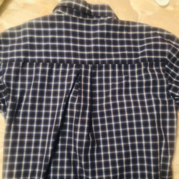 Men’s Button up shirt - Picture 2 of 3